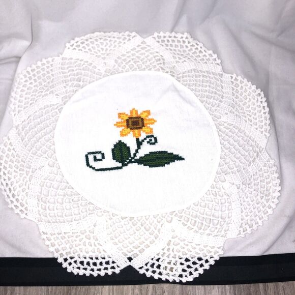 2- Vintage Embroidered Sunflower Crocheted doily  White 13” round CUTE!! - Picture 2 of 8